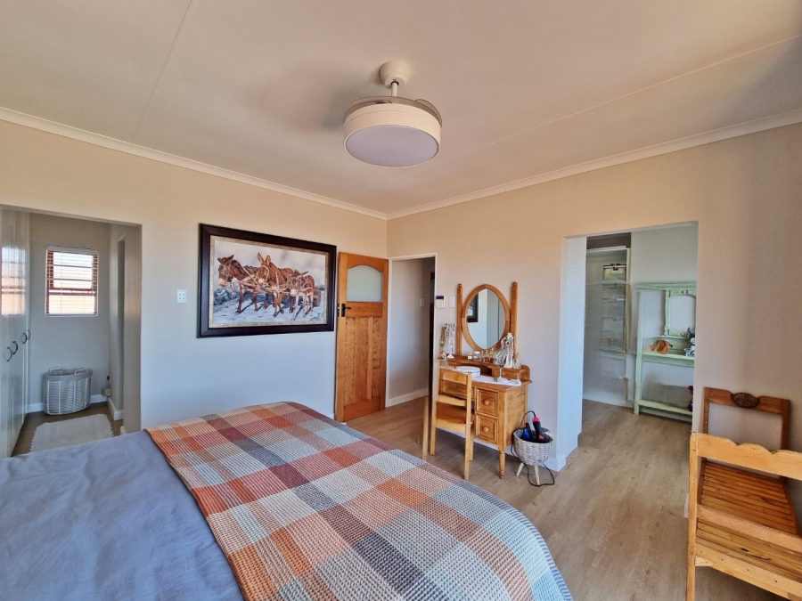 4 Bedroom Property for Sale in Wavecrest Eastern Cape